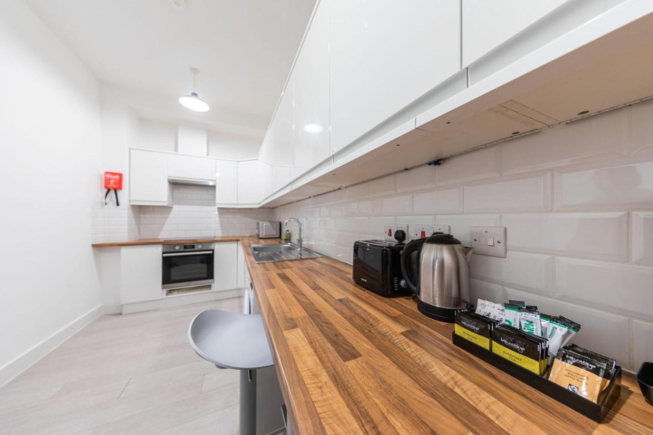 Double Ensuite Sleeps 2 Long Term Welcome With Garden View Londýn Exteriér fotografie